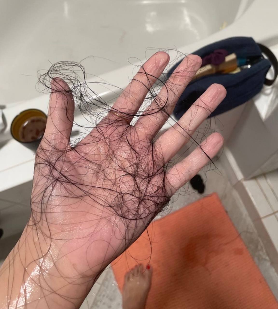 شامپو ضدریزش و حجم دهنده مو تخصصی رزماری سادور